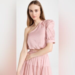 En Saison top. Part of set. Size Small.